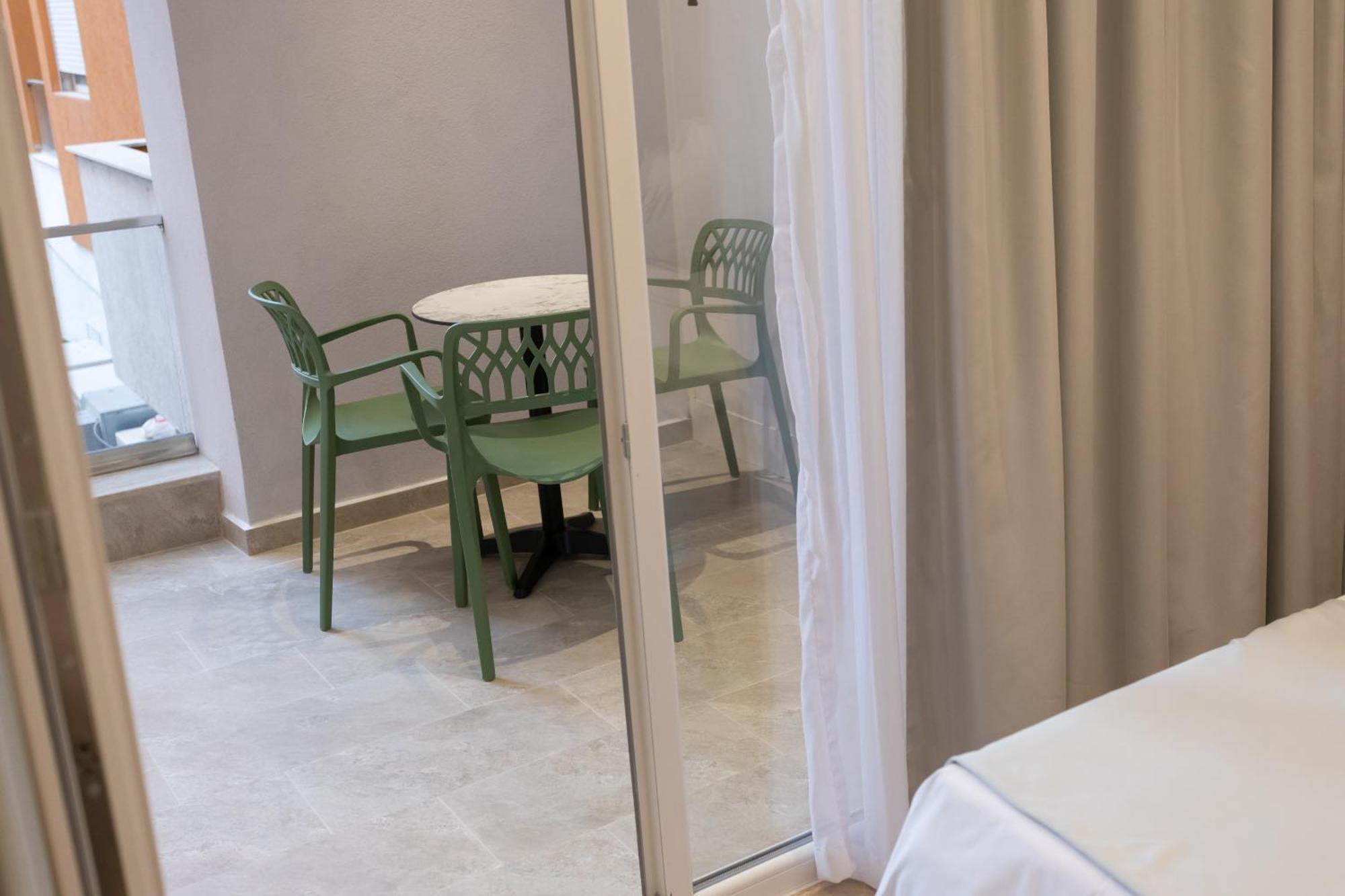 Nayel Hotel Durres Exterior photo