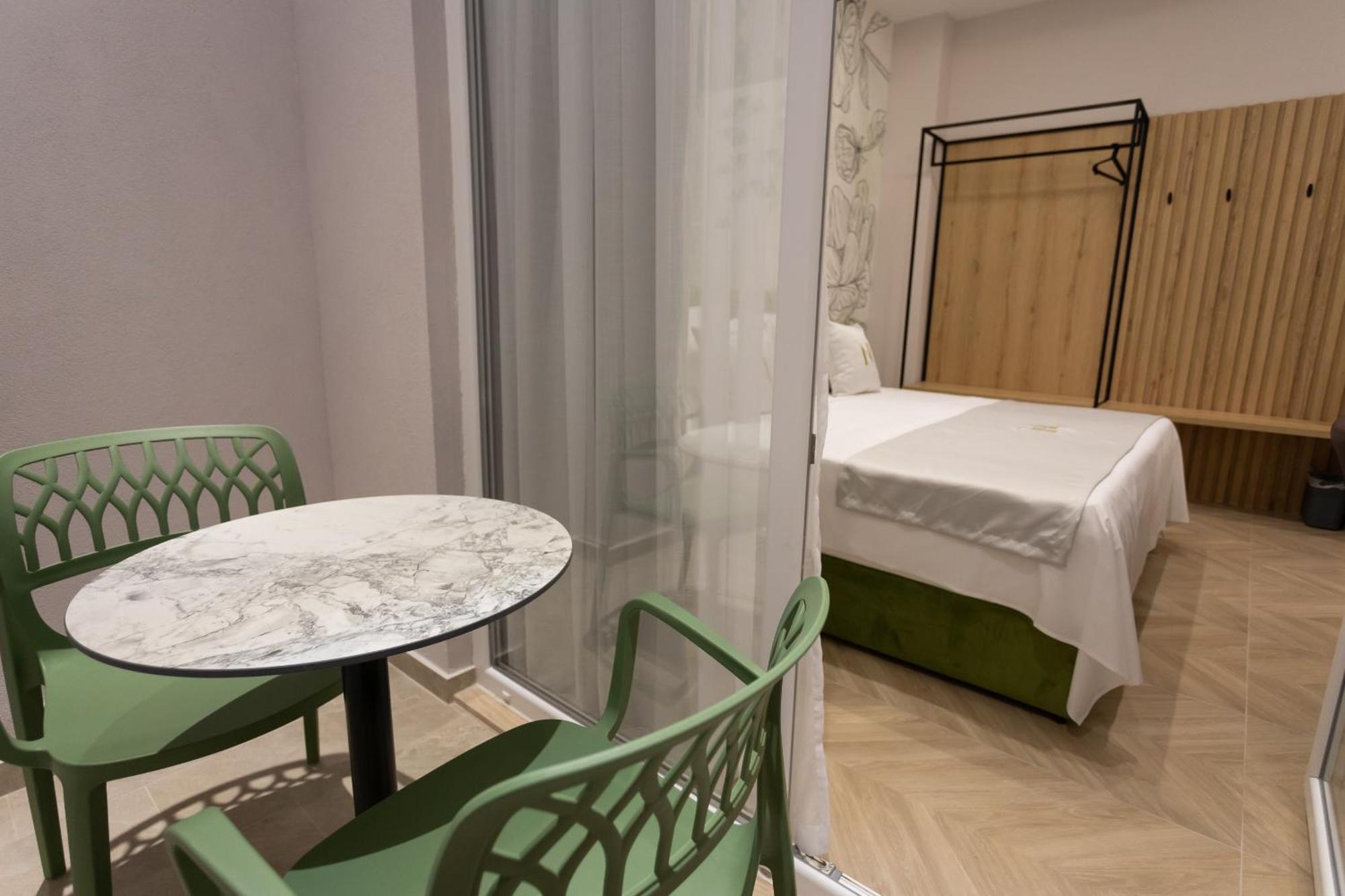 Nayel Hotel Durres Exterior photo
