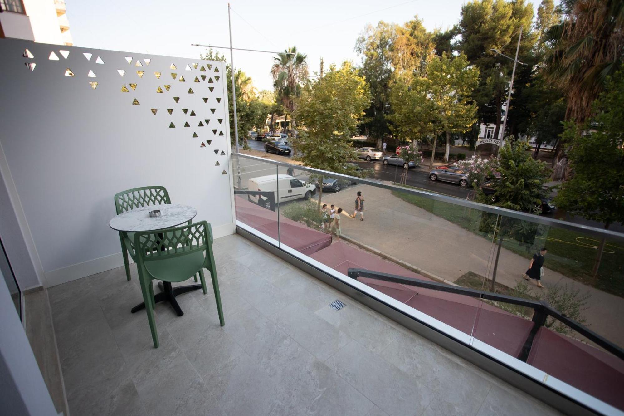 Nayel Hotel Durres Exterior photo